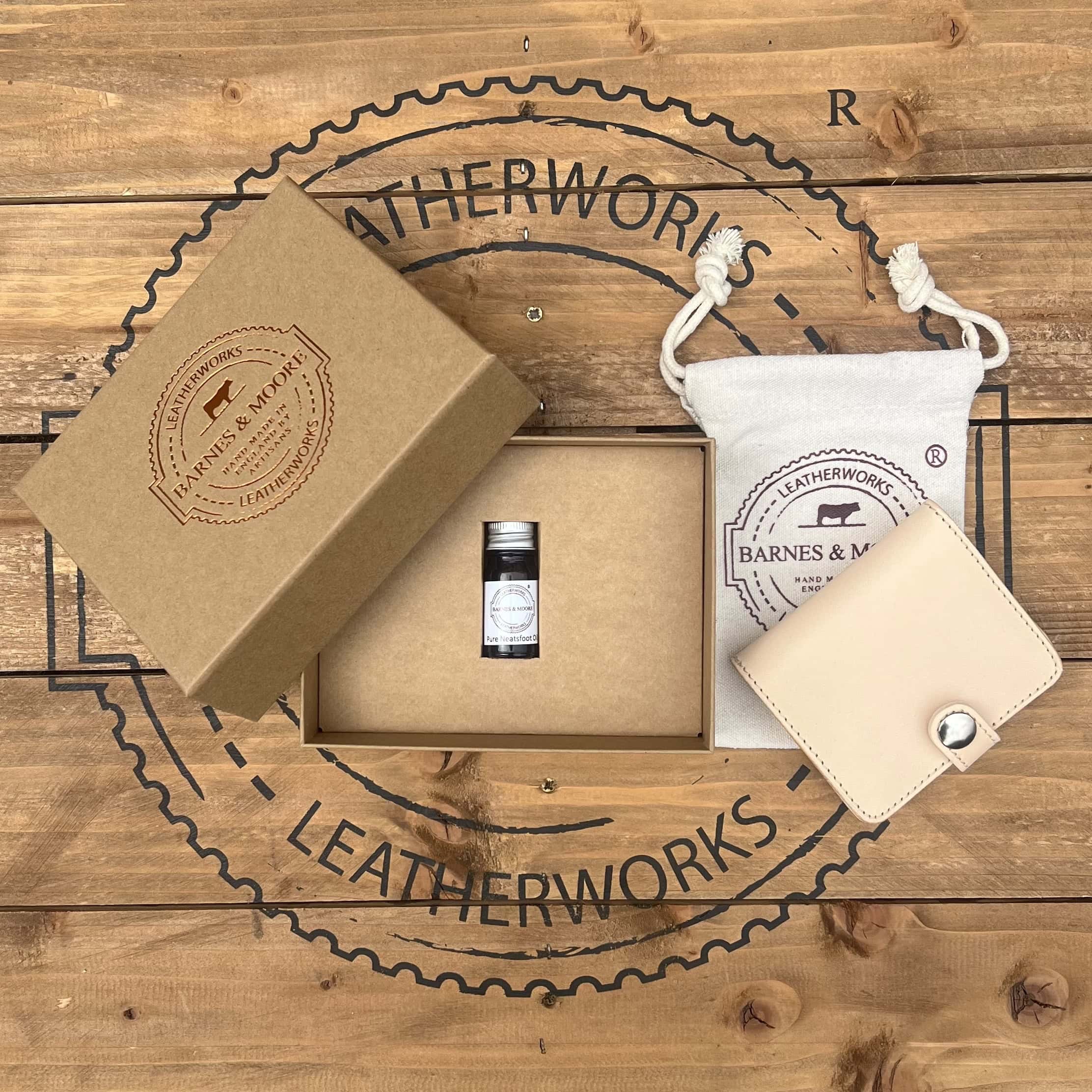 Sportsman Card Holder - Natural